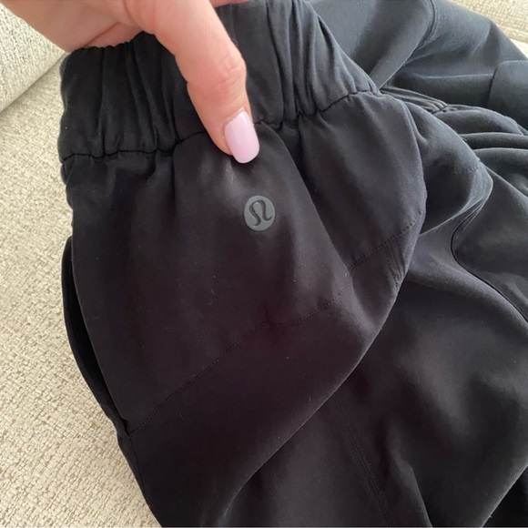 Lululemon Metropolis Maven HR Crop, 6 - Picture 4 of 7